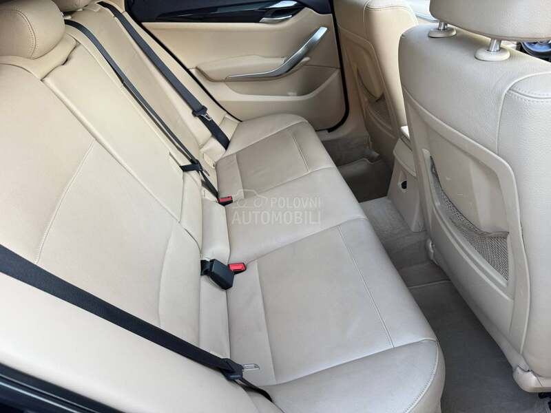 BMW X1 X-drive//Pano