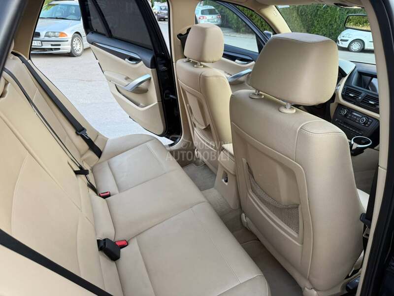 BMW X1 X-drive//Pano