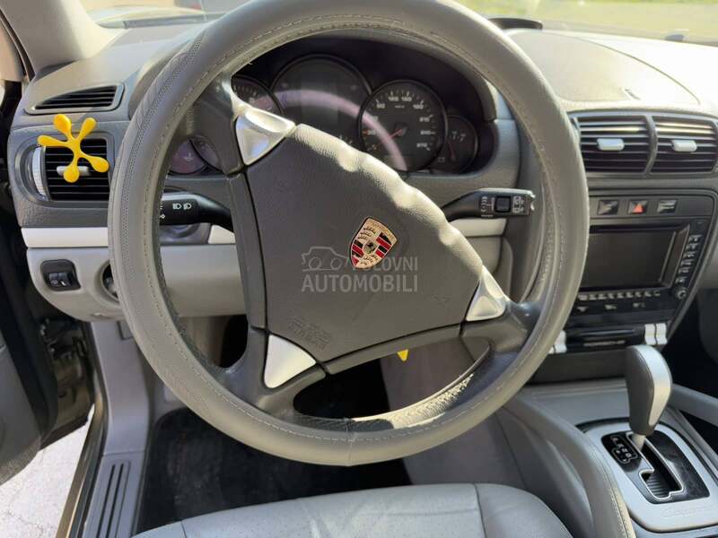 Porsche Cayenne 3.6