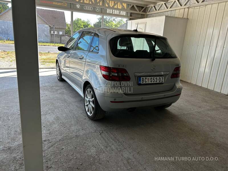 Mercedes Benz B 180 