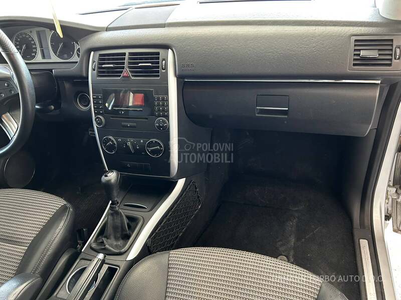 Mercedes Benz B 180 
