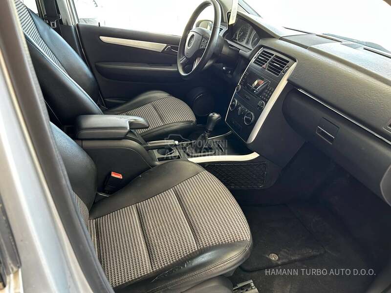Mercedes Benz B 180 