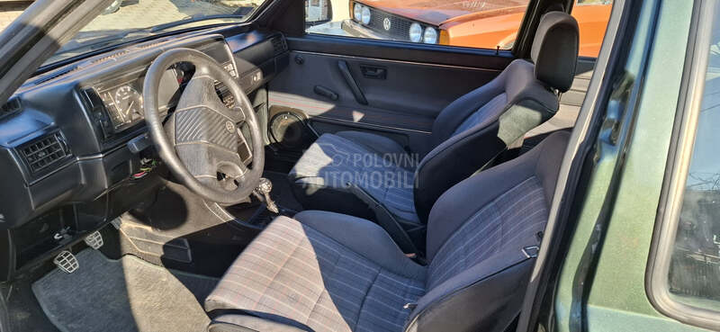 Volkswagen Golf 2 16v