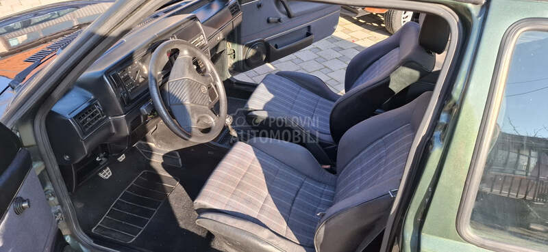 Volkswagen Golf 2 16v