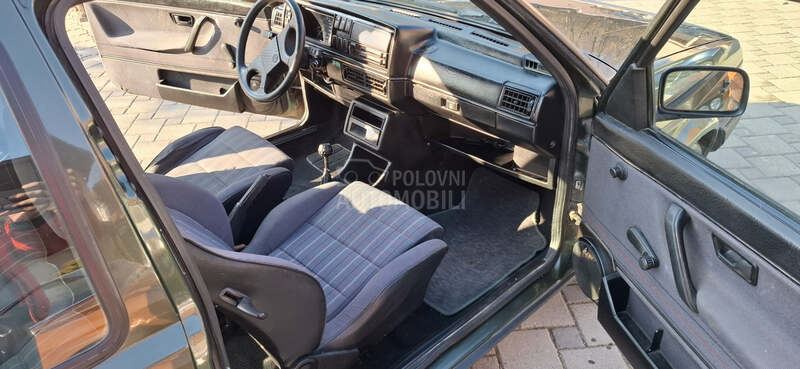 Volkswagen Golf 2 16v
