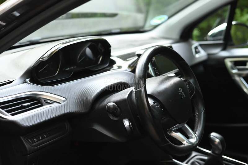 Peugeot 2008 ALLURE