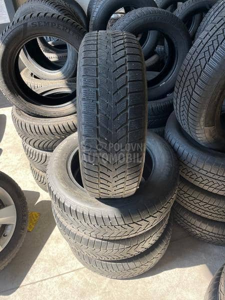 Goodyear 215/65 R17 Zimska