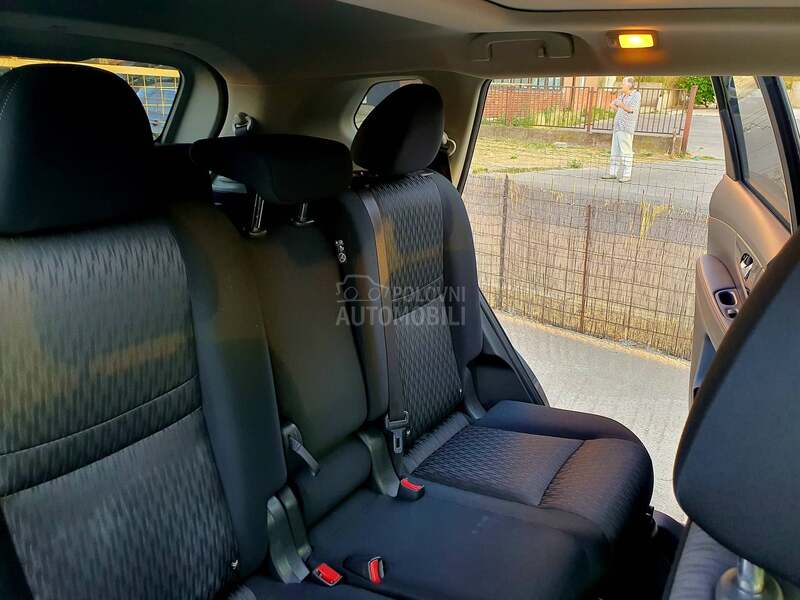 Nissan X-Trail 7 seats
