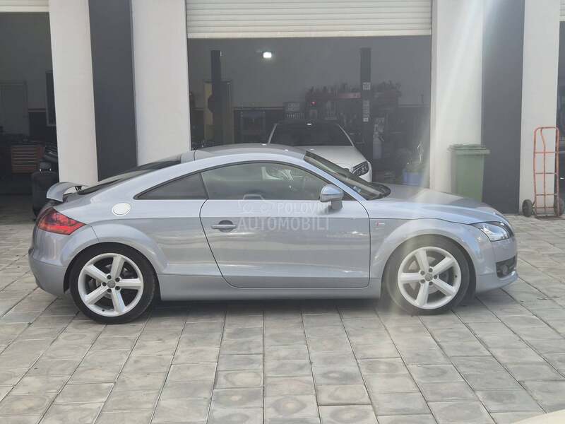 Audi TT 2.0 T S-LINE