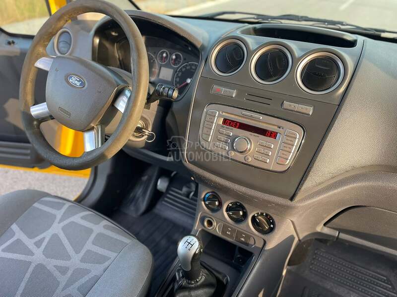 Ford Transit Connect 1.8 tdci IZUZETAN