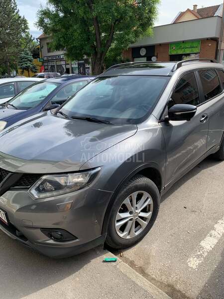 Nissan X-Trail sedam sedišta