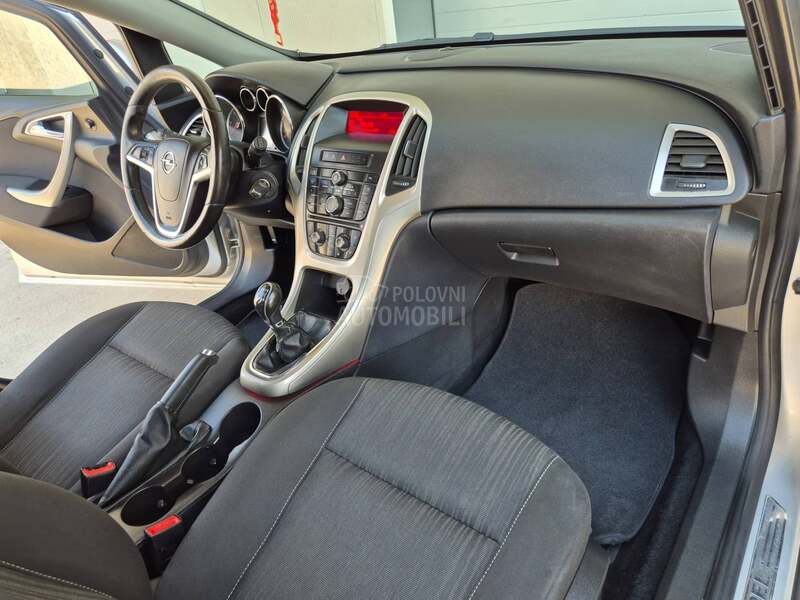 Opel Astra J 1.7 CDTI