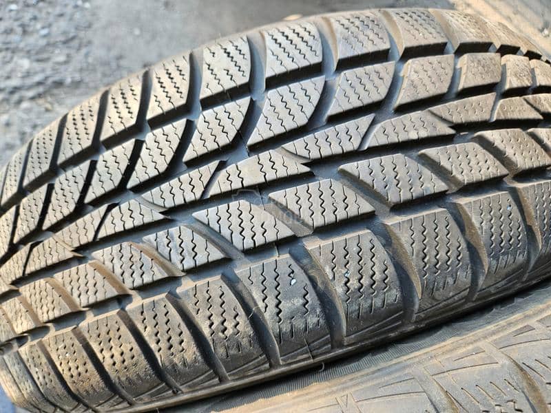 Hankook 185/60 R15 Sve sezone