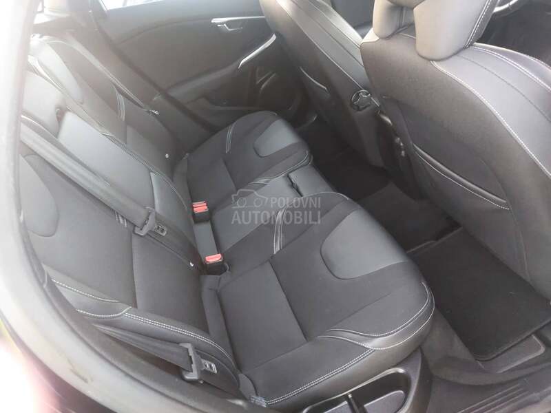 Volvo V40 1.6 D2