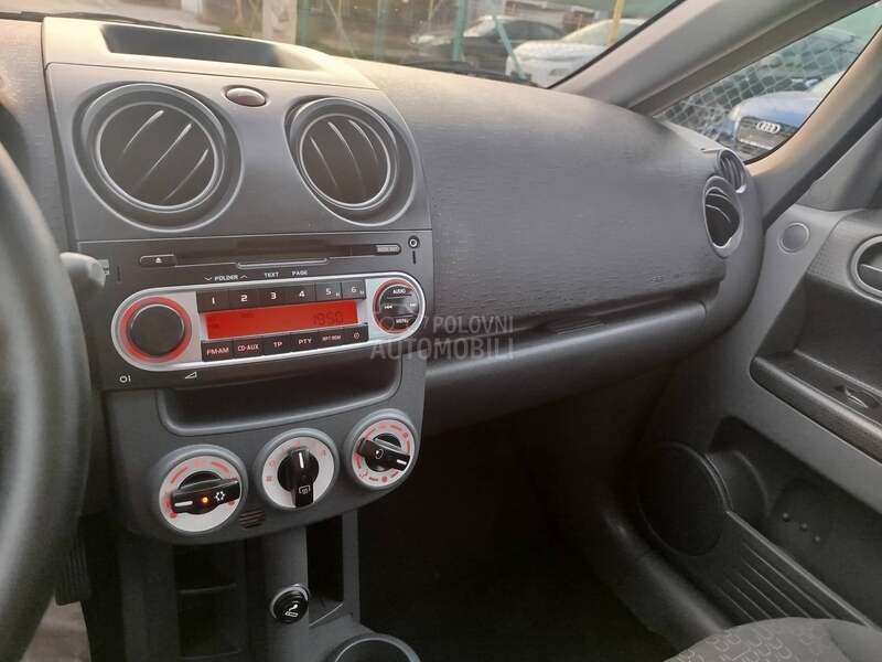 Mitsubishi Colt 1.3i  u.v.o.z  C H