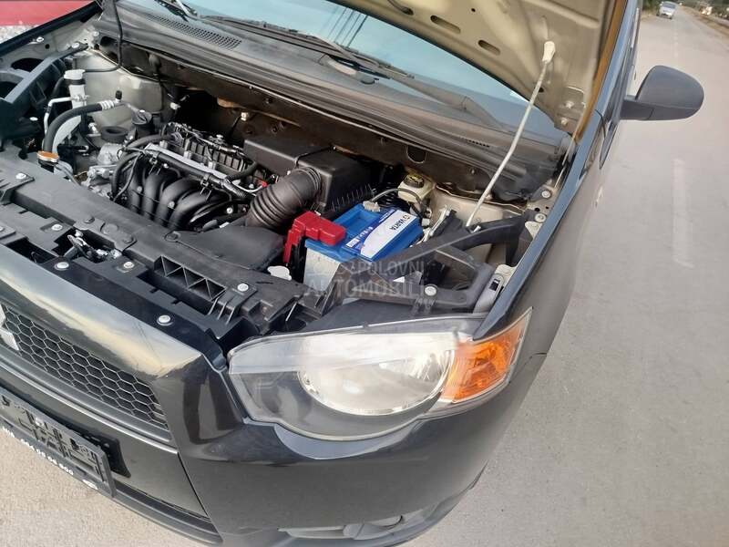 Mitsubishi Colt 1.3i  u.v.o.z  C H