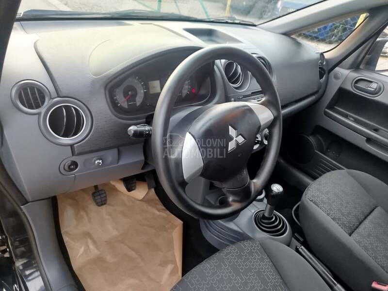 Mitsubishi Colt 1.3i  u.v.o.z  C H