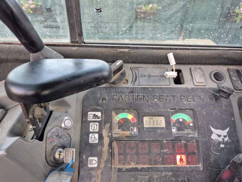 Bobcat E32