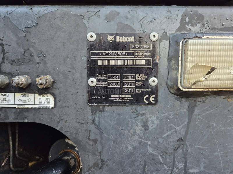 Bobcat E32