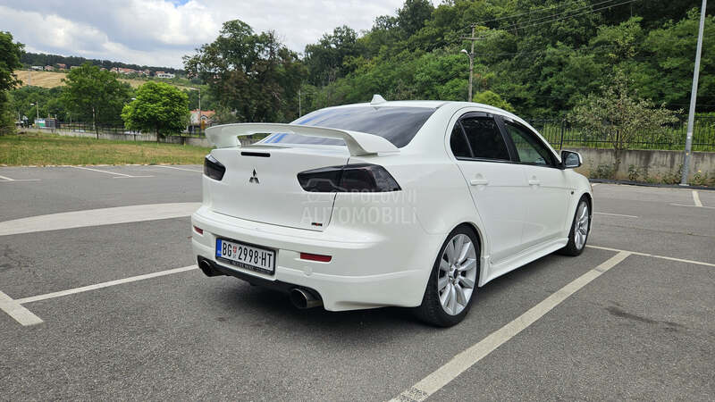 Mitsubishi Lancer Ralliart Evo