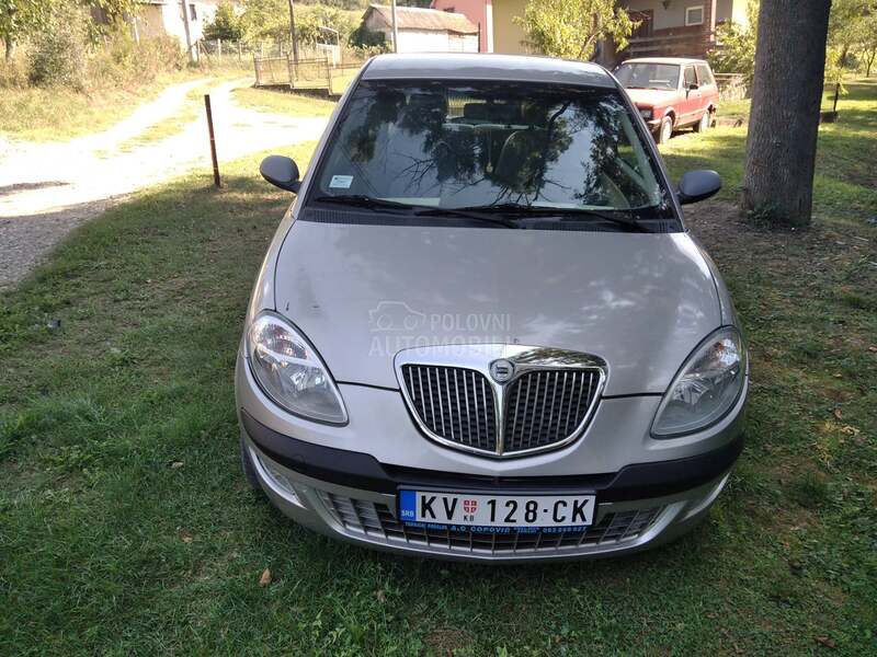 Lancia Ypsilon 1,4 16v