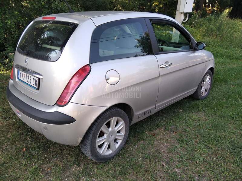 Lancia Ypsilon 1,4 16v