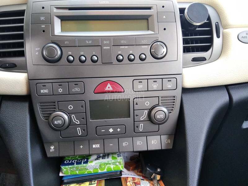 Lancia Ypsilon 1,4 16v