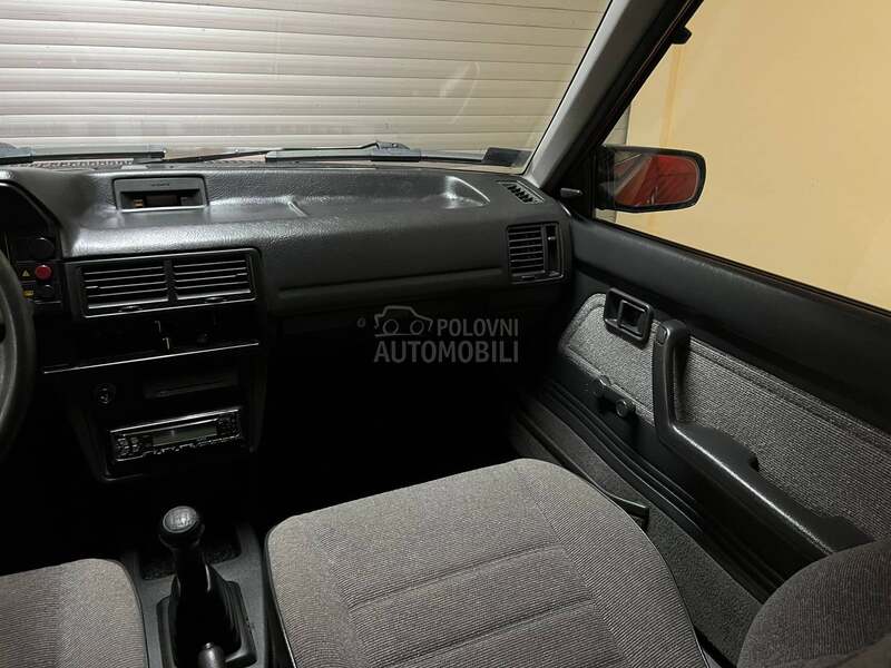 Mazda 323 sedan