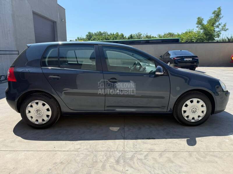 Volkswagen Golf 5 1.6HIGH. KAONOV