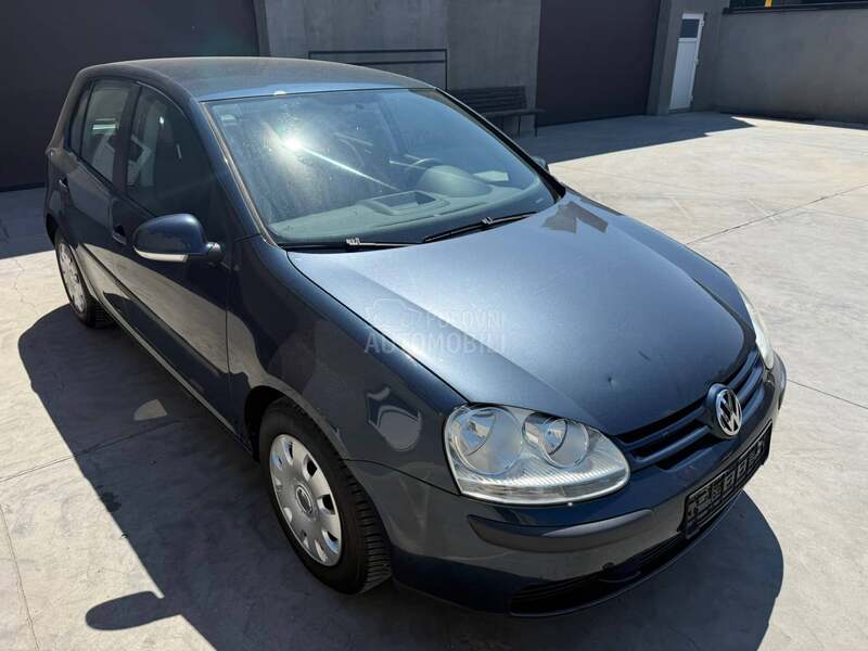 Volkswagen Golf 5 1.6HIGH. KAONOV