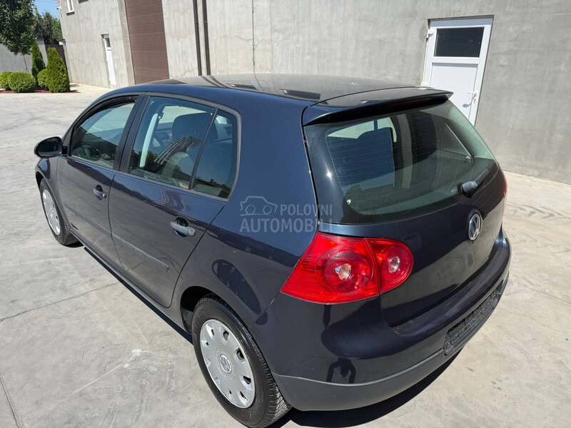 Volkswagen Golf 5 1.6HIGH. KAONOV