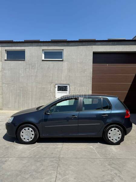 Volkswagen Golf 5 1.6HIGH. KAONOV