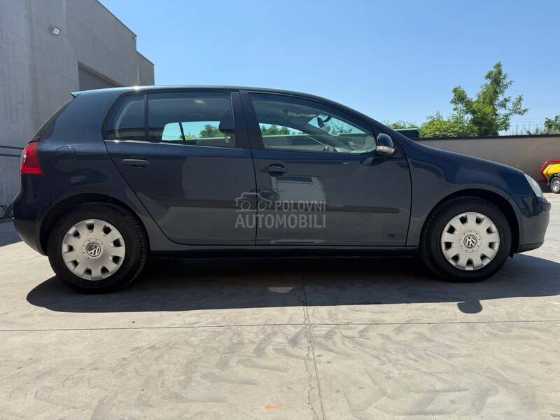 Volkswagen Golf 5 1.6HIGH. KAONOV