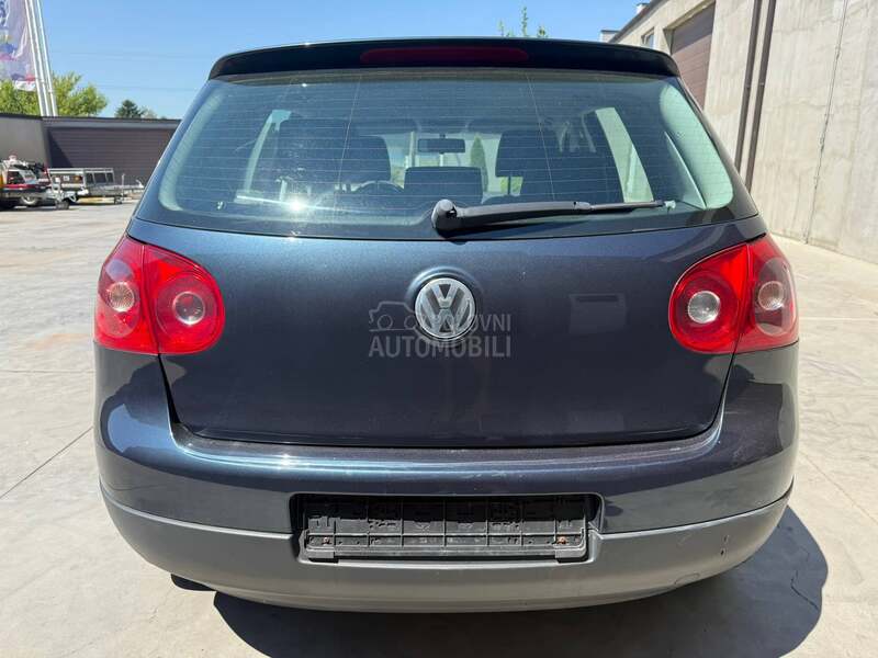 Volkswagen Golf 5 1.6HIGH. KAONOV