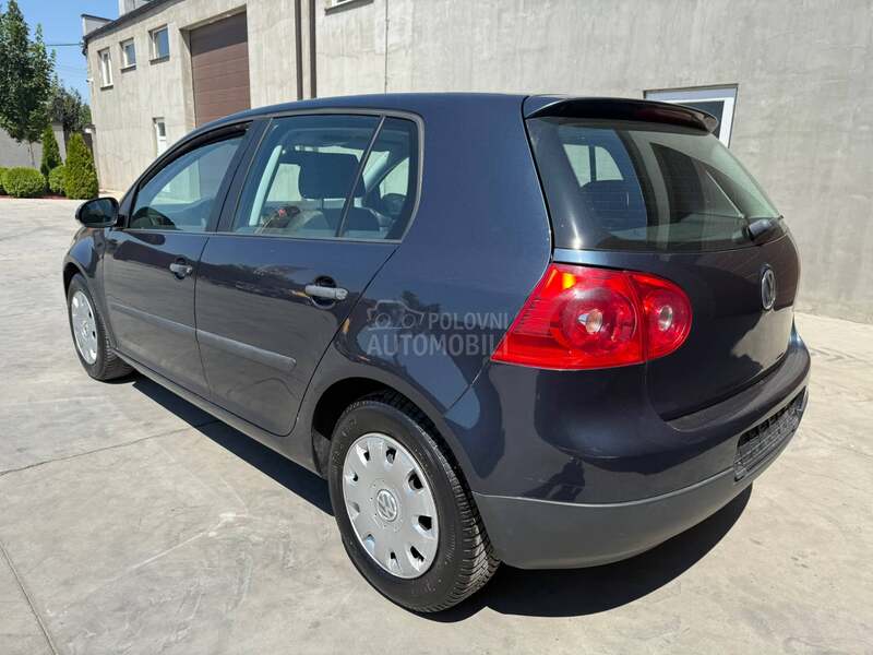 Volkswagen Golf 5 1.6HIGH. KAONOV