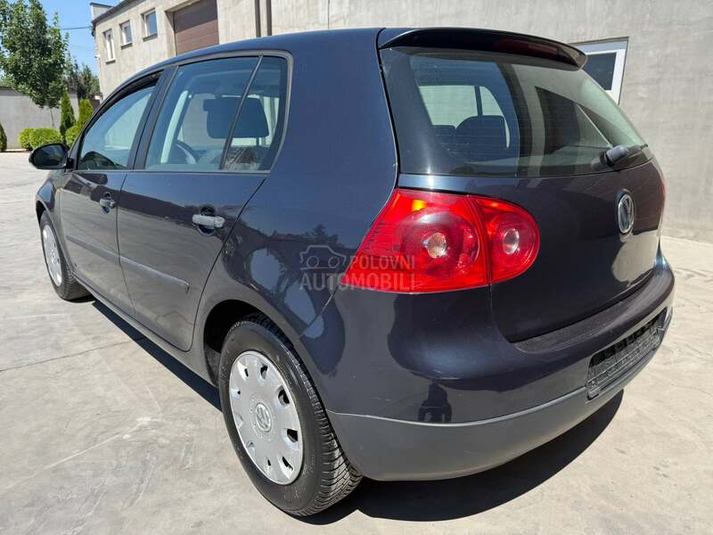 Volkswagen Golf 5 1.6HIGH. KAONOV