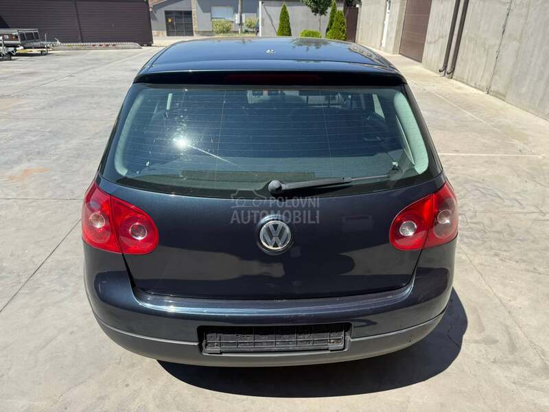 Volkswagen Golf 5 1.6HIGH. KAONOV