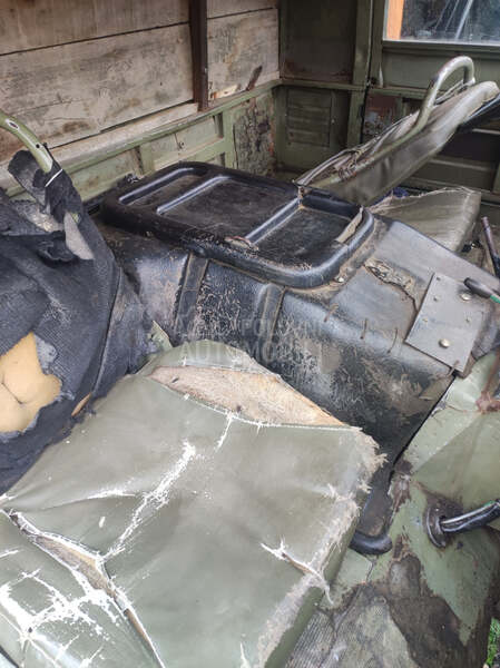 Pinzgauer 710