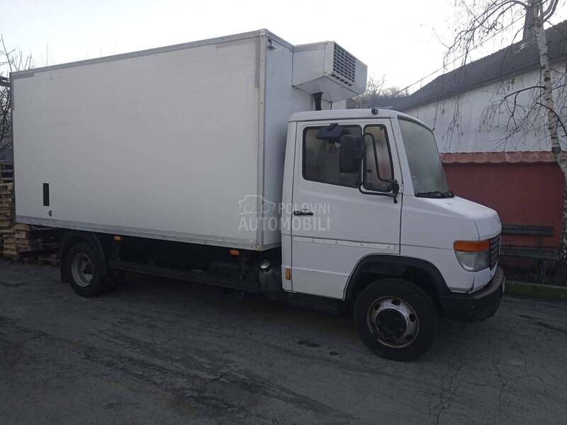 Mercedes Benz 815