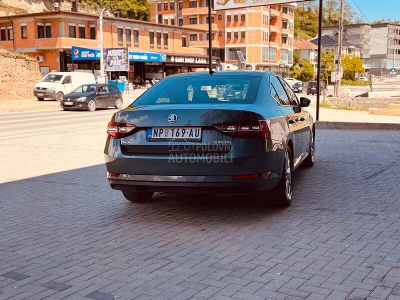 Škoda Superb 