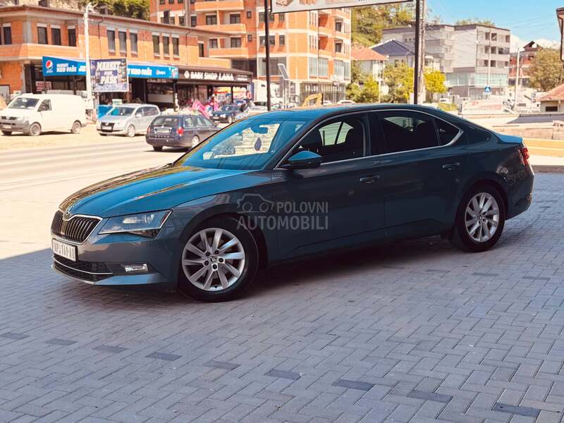 Škoda Superb 