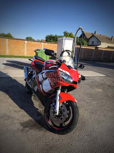 Yamaha R6