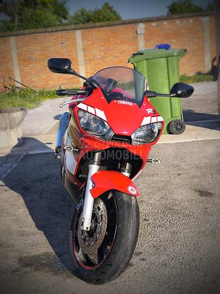 Yamaha R6