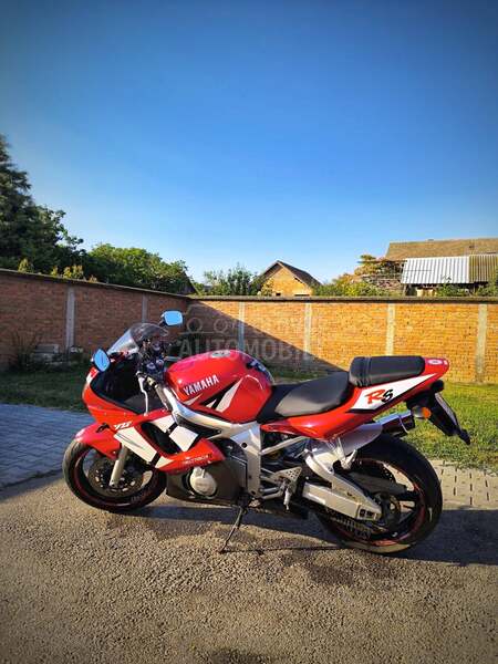 Yamaha R6