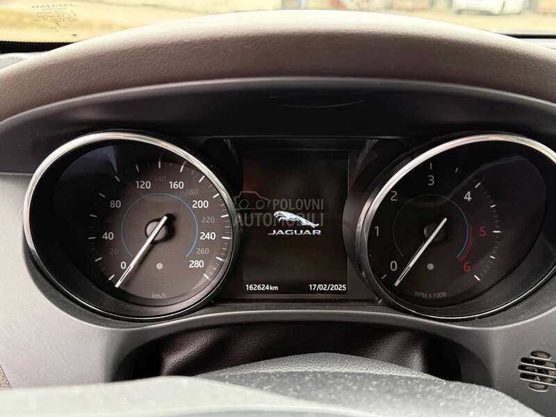 Jaguar F pace 2.0d Pure AWD T.O.P.