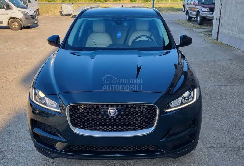 Jaguar F pace 2.0d Pure AWD T.O.P.