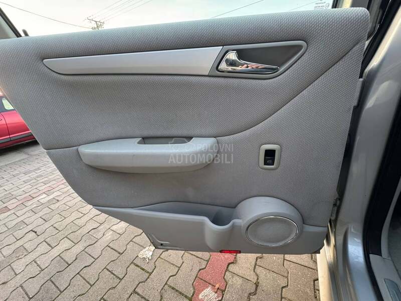 Mercedes Benz B 180 2.0