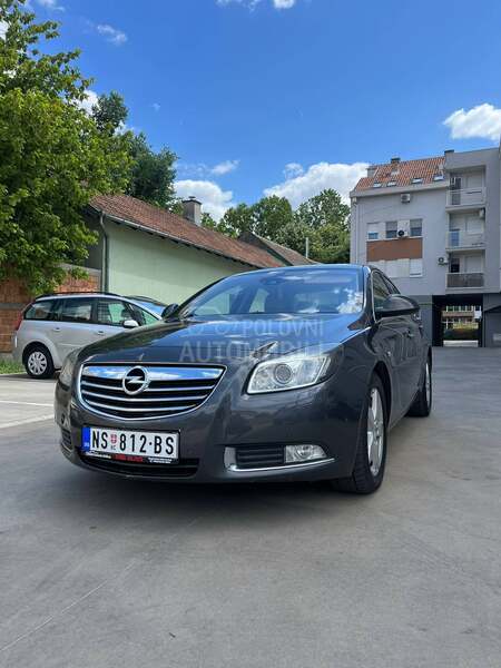 Opel Insignia 2.0