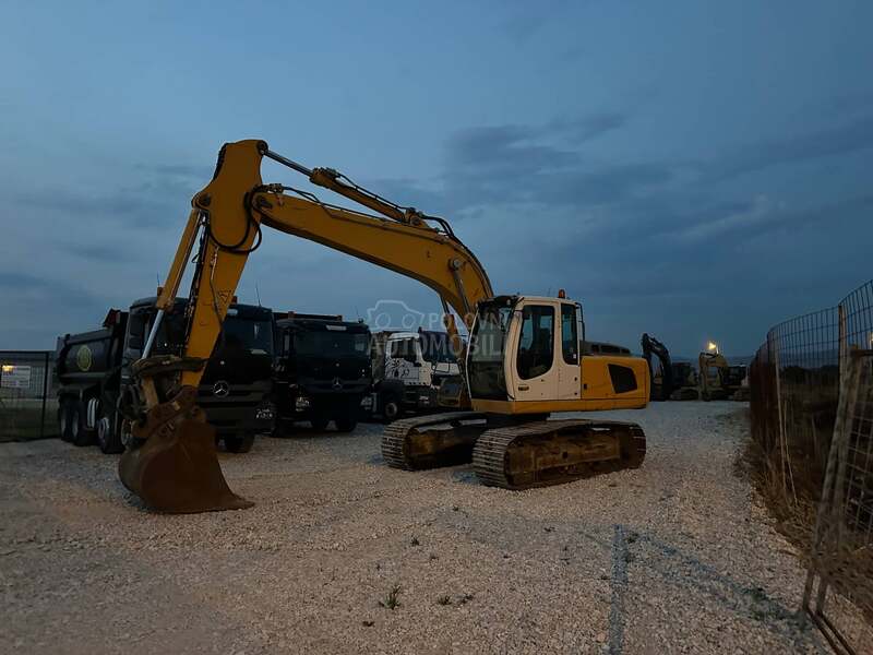 Liebherr 906
