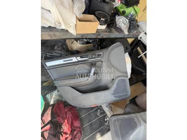 Tapacir vrati za Volkswagen Touareg od 2010. do 2017. god.